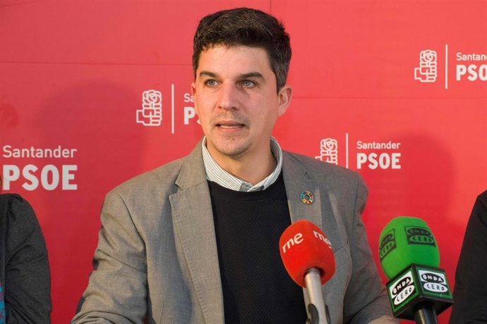 Archivo - El portavoz del PSOE en el Ayuntamiento de Santander, Daniel Fernández