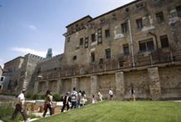 Archivo - La muralla medieval de Vitoria-Gasteiz