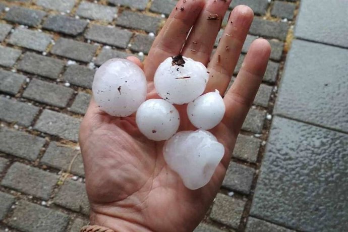 Paneles solares diseñados para resistir frente al granizo