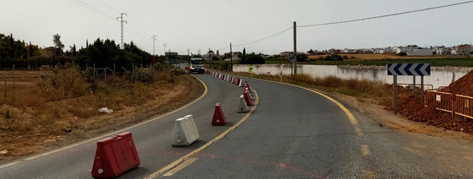 Imagen aportada por el PSOE de Carmona sobre la carretera A-8025