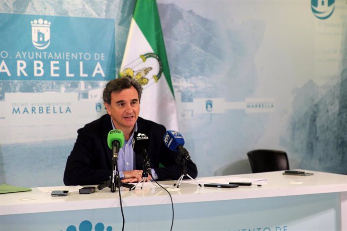 El portavoz municipal de Marbella, Félix Romero, en rueda de prensa