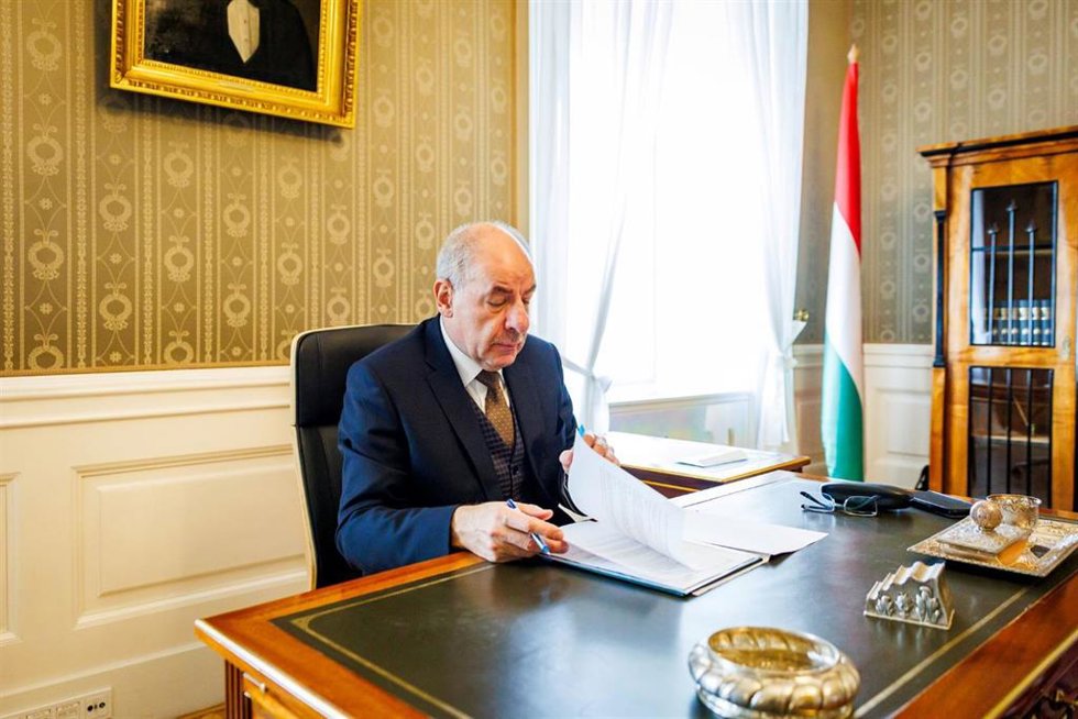 El presidente de Hungría, Tamás Sulyak, ratifica la adhesión de Suecia a la OTAN