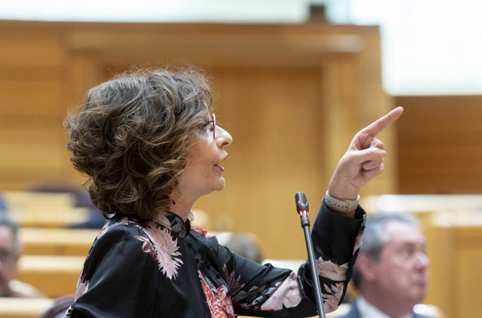 La vicepresidenta primera y ministra de Hacienda, María Jesús Montero, durante una sesión de control al Gobierno, en el Senado, a 5 de marzo de 2024, en Madrid (España). El caso Koldo centra la sesión del control al Gobierno en el Senado en ausencia del