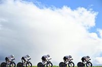 El UAE Team Emirates del nuevo líder McNulty gana la crono de la París-Niza