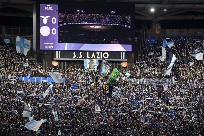 Aficionados de la Lazio, en el duelo en Roma ante el Bayern de Múnich. 