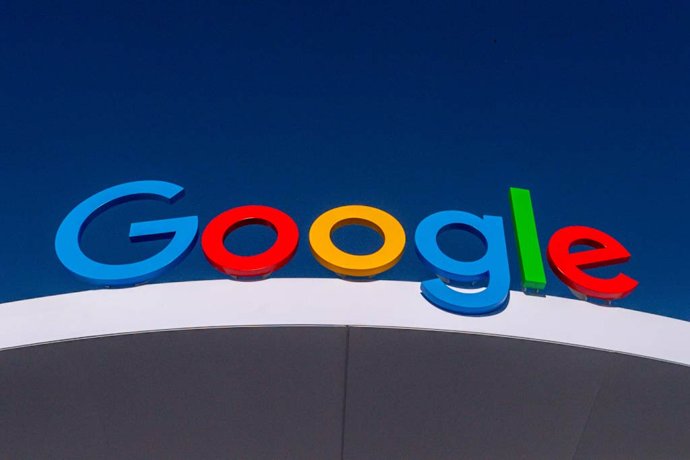 Archivo - FILED - 09 January 2024, US, Las Vegas: The Google logo can be seen on the Internet company's pavilion at the CES technology trade fair. Photo: Andrej Sokolow/dpa