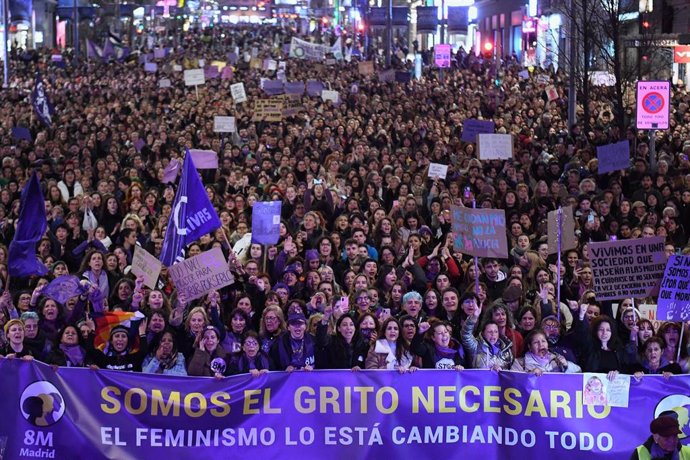 Archivo - Miles de mujeres durante una manifestación convocada por la Comisión 8M, por el 8M, Día Internacional de la Mujer, a 8 de marzo de marzo de 2023, en Madrid (España).  