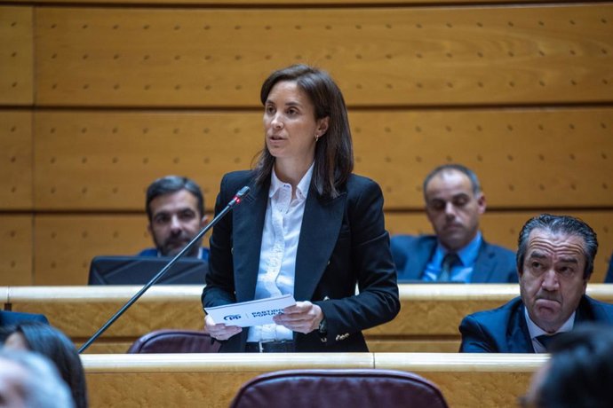 La senadora del PP por Córdoba Cristina Casanueva.