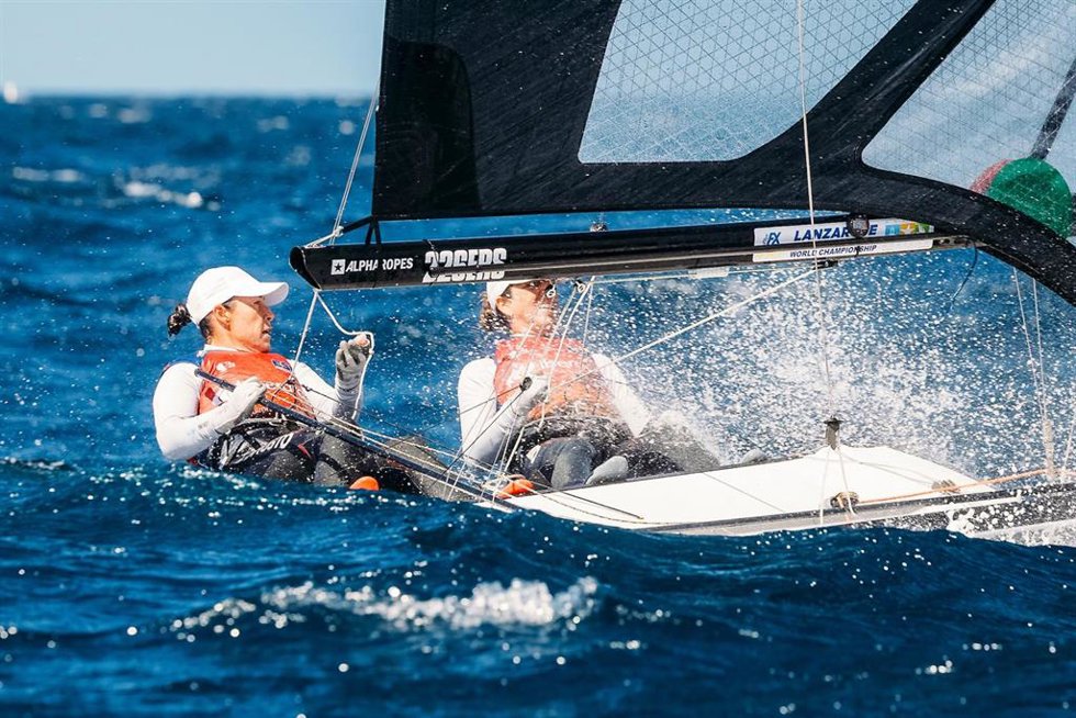 Támara Echegoyen y Paula Barceló durante el Mundial de 49erFX