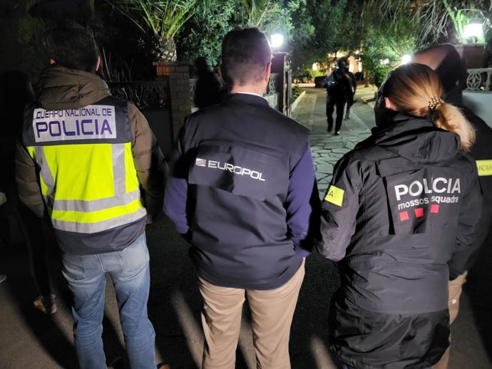 Agents de l'operatiu contra el blanqueig de capitals