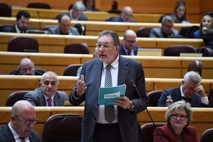 El portavoz de Junts en el Senado, Josep Lluís Cleries, durante una sesión de control al Gobierno, en el Senado, a 6 de marzo de 2024, en Madrid (España). 