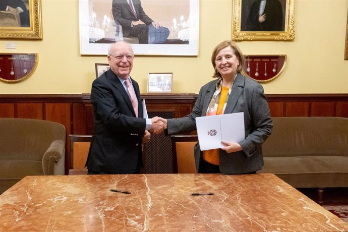 La Sociedad Española de Médicos Generales y de Familia firma un acuerdo de colaboración con la Real Academia de Medicina.