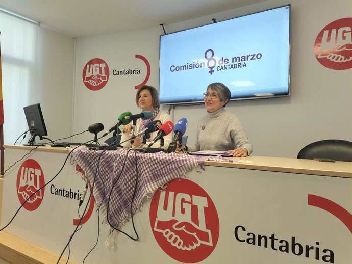 Rueda de prensa de las portavoces de la Comisión 8M, Ana Bolado y Charo Quintana, sobre la manifestación en Santander y la conmemoración del Día de las Mujeres.