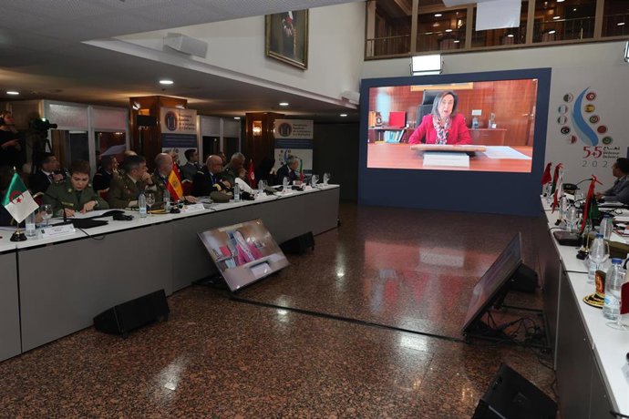La ministra de Defensa, Margarita Robles, interviene en la 38 reunión de la Iniciativa 5+5 Defensa.