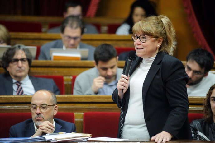 Archivo - La consellera de Cultura de la Generalitat, Natàlia Garriga, interviene durante una sesión plenaria en el Parlament, a 22 de marzo de 2023, en Barcelona