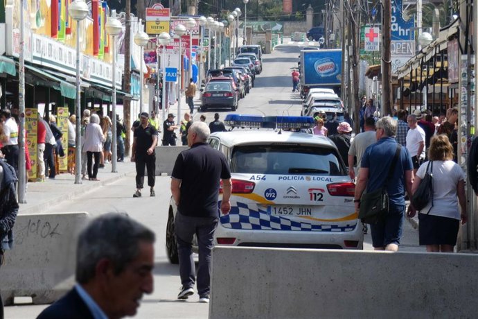 Archivo - Patrulla de la Policía Local en la Playa de Palma.