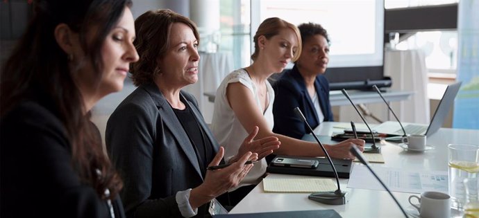 Las mujeres ocupan el 40% de los puestos directivos en España, según Grant Thornton