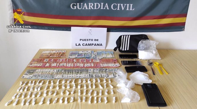 Cocaína intervenida por los agentes en una vivienda del municipio de La Campana.