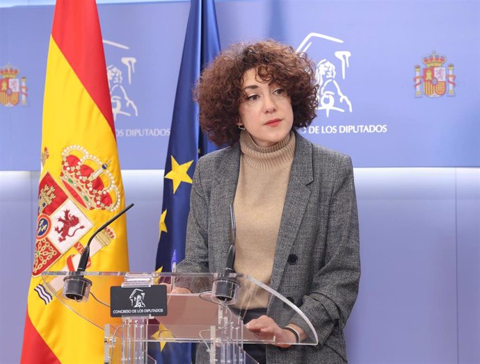 La diputada de Sumar Aina Vidal, durante una rueda de prensa anterior a la Junta de Portavoces, en el Congreso de los Diputados, a 6 de febrero de 2024, en Madrid (España).