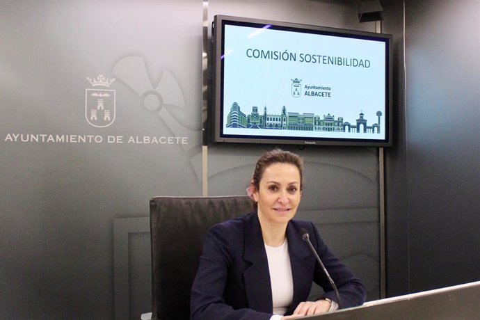 La concejala de Medio Ambiente, Rosa González de la Aleja, en rueda de prensa.