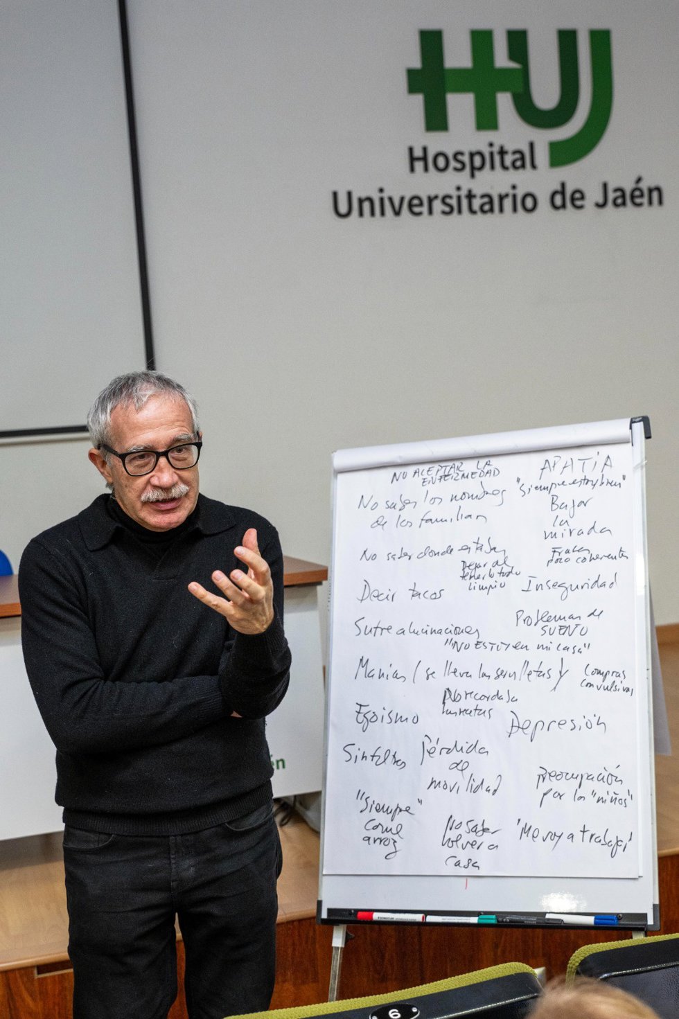 Joan Carles March imparte el taller sobre la enfermedad de Alzheimer