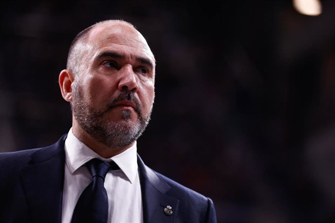Chus Mateo, entrenador del Real Madrid de baloncesto, durante un partido