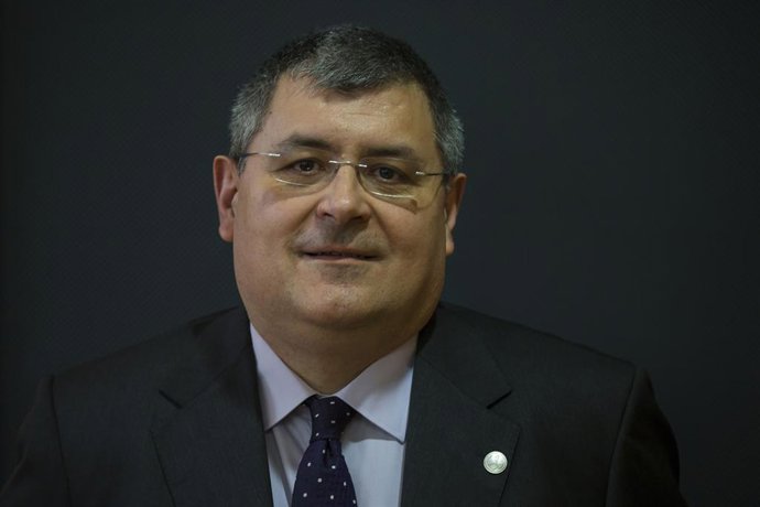 Archivo -  El professor de la UV Ricard Martínez, entre els experts per a protegir els menors en l'entorn digital