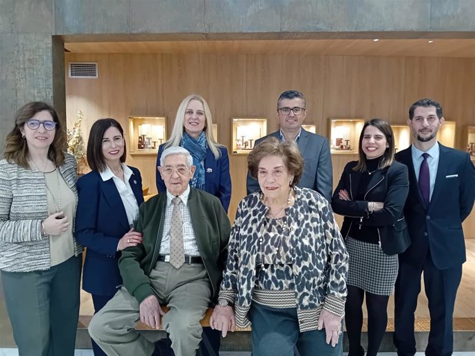 Encuentro de Junta y Ayuntamiento de Granada con Loalba Joyeros