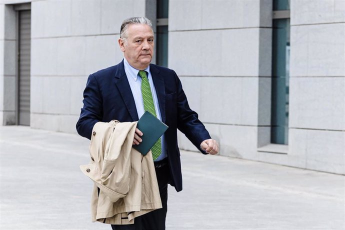 El exconsejero Alfredo Prada a su llegada a un juicio en la Audiencia Nacional, a 4 de marzo de 2024, en Madrid (España).