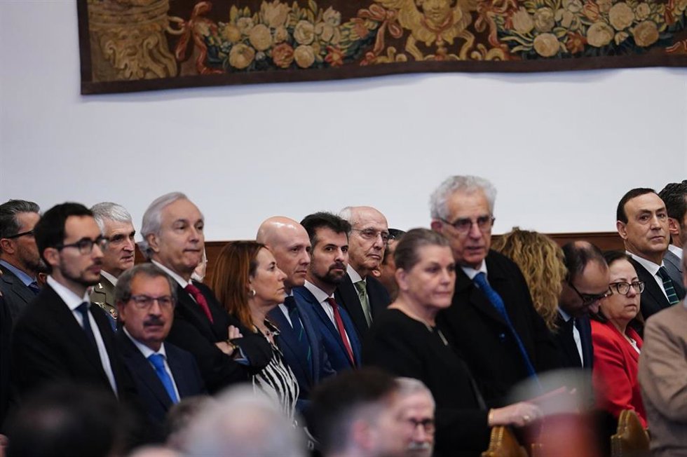 Asistentes al acto de investidura como Doctor Honoris Causa de la USAL, a título póstumo, a Miguel de Unamuno, en el paraninfo de la USAL, a 6 de marzo de 2024, en Salamanca, Castilla y León (España).