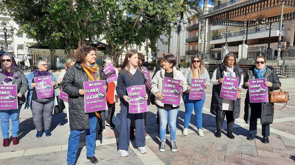 Representantes del Movimiento Feminista de Huelva.