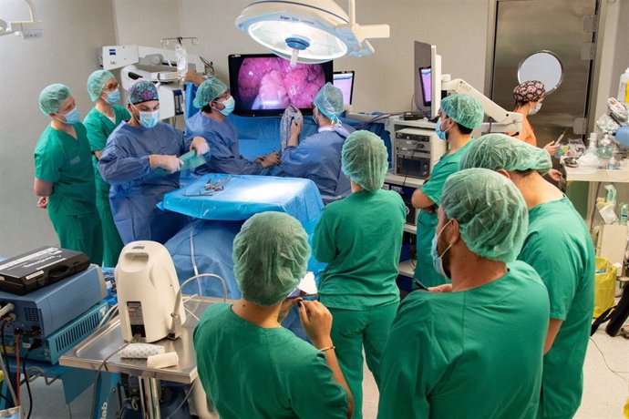 El Hospital de Dénia desarrolla una técnica mínimamente invasiva para extirpar nódulos pulmonares