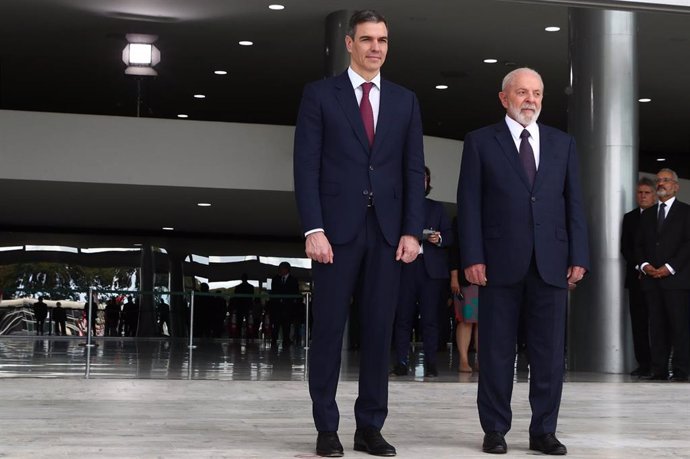 El presidente del Gobierno, Pedro Sánchez, y el presidente de Brasil, Luiz Inazio Lula da Silva