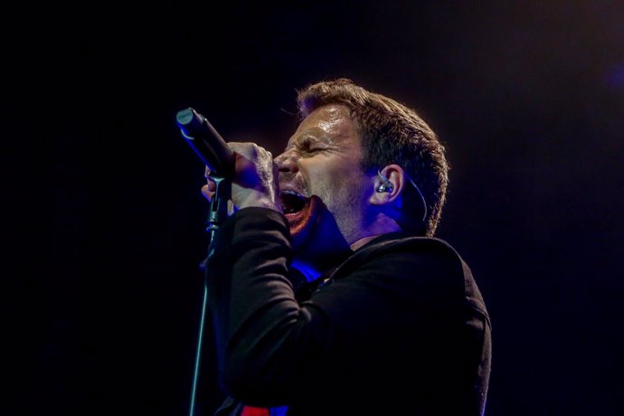 Archivo - El cantante Dani Martín durante su concierto en el Wizink Center, a 26 de noviembre de 2021