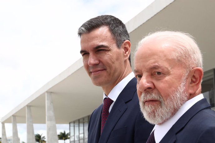El presidente del Gobierno, Pedro Sánchez, y el presidente de Brasil, Luiz Inazio Lula da Silva