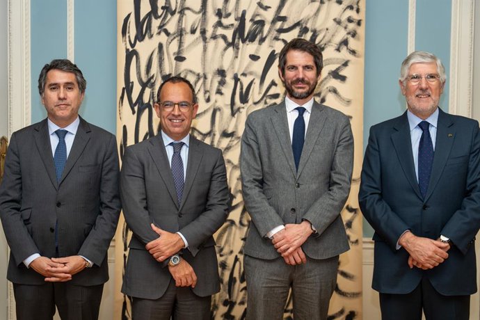 Guilherme dOliveira Martins, miembro del Consejo de Administración de Fundao Calouste Gulbenkian; Pedro Ado e Silva, Ministro de Cultura de Portugal; Ernest Urtasun, Ministro de Cultura de España; y Joo Mira Gomes, Embajador de Portugal en España