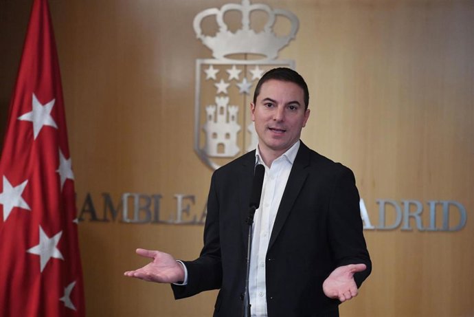 El portavoz del PSOE en la Asamblea, Juan Lobato