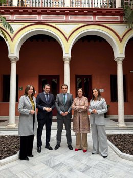 Reunión del presidente de la FAMP, José María Bellido, y el consejero de Justicia, Administración Local y Función Pública de la Junta de Andalucía, José Antonio Nieto.