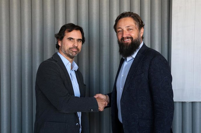 El director global de Estrategia, Finanzas y Control de Ingeniería de BBVA, Jordi García (izq) y el presidente de Cisco para EMEA, Oliver Tuszik.