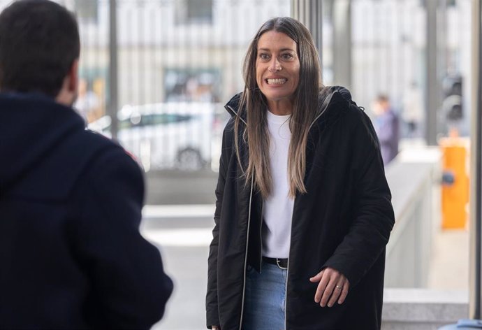 La portavoz de Junts en el Congreso, Miriam Nogueras, a su llegada al Congreso de los Diputados, a 7 de marzo de 2024, en Madrid (España).  