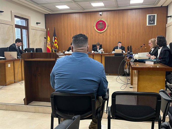 El hombre acusado de abusos sexuales a la hija de su ex.