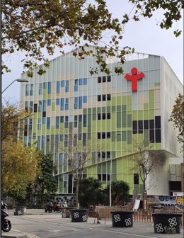 Fachade del nuevo Hospital Nhe en la calle Ciutat de Granada, 108, de Barcelona