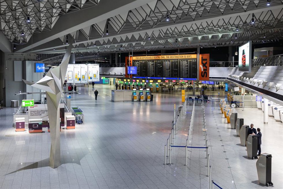 07 March 2024, Hesse, Frankfurt: Departure Hall B at Terminal 1 at Frankfurt Airport is almost deserted. 