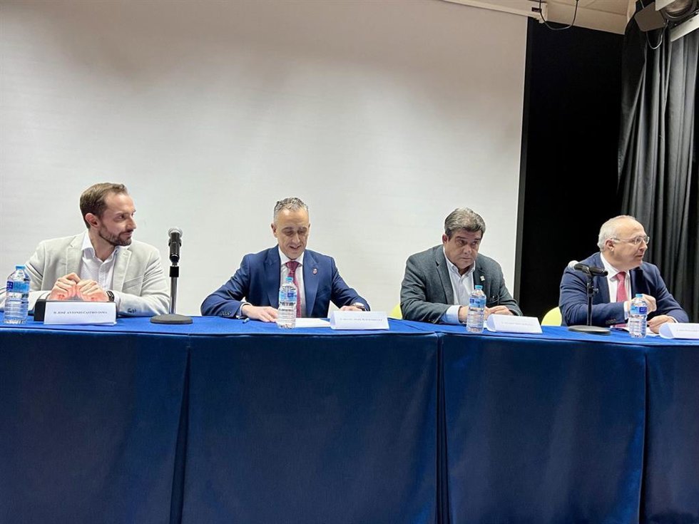 Inauguración de la jornada "La mujer y la niña en la ciencia", organizada por el Sescam.