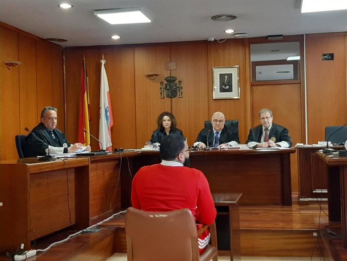 Juicio al acusado de pegar a su expareja y amenazarla, y a su madre también.