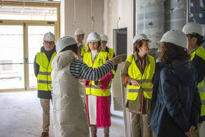 La consejera de Salud, María Martín, en su visita a La Villanueva