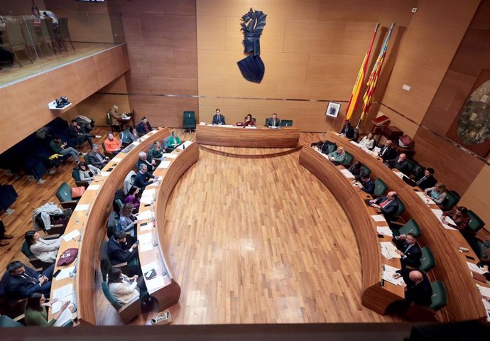 Imagen del pleno extraordinario y urgente del Ayuntamiento de València, celebrado en la sede de la Diputación de Valencia.