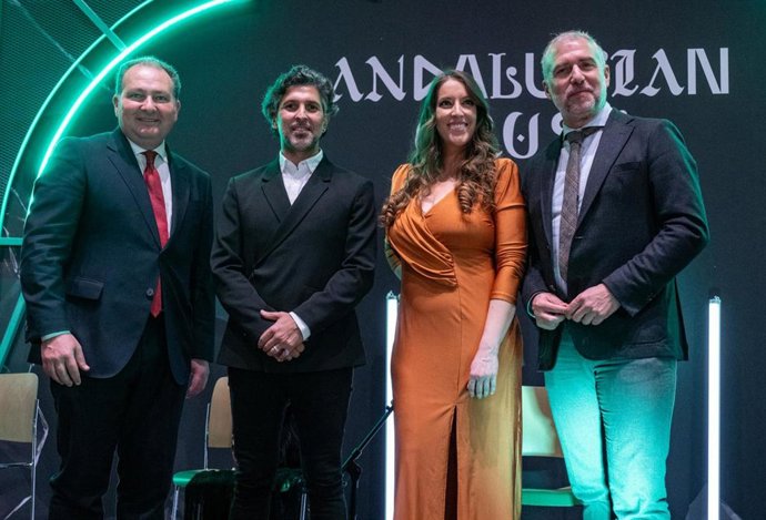 Argentina y Arcángel interpretan el espectáculo 'La Ruta del fandango' , organizado por la Diputación de Huelva, en la presentación del destino Andalucía en la International Tourism Berlin (ITB).