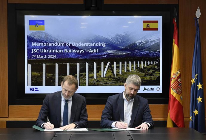 Firma del acuerdo de Adif con Ukranian Railways