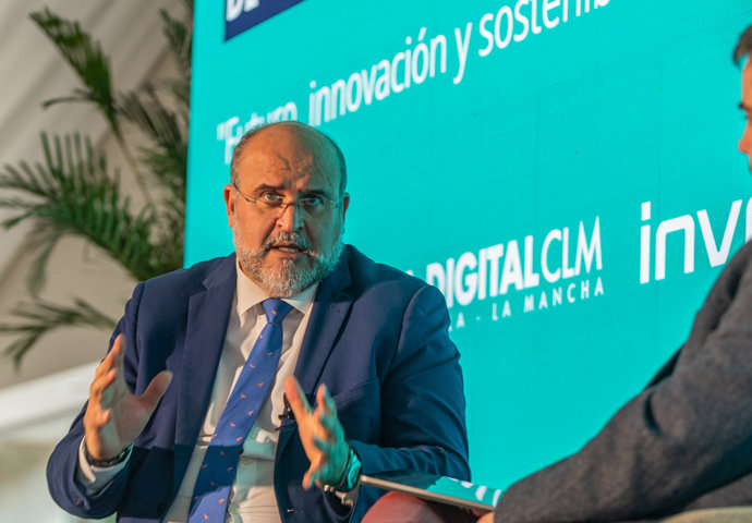 El vicepresidente primero, José Luis Martínez Guijarro, enn el Foro El español C-LM.